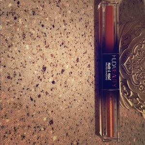 Huda Beauty melted eyeshadow